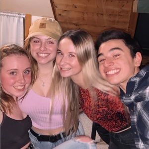 Meet your Posher, Anna